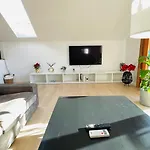 House Flow, 3 Room, Free 2 Parking
