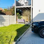 House Flow, 3 Room, Free 2 Parking