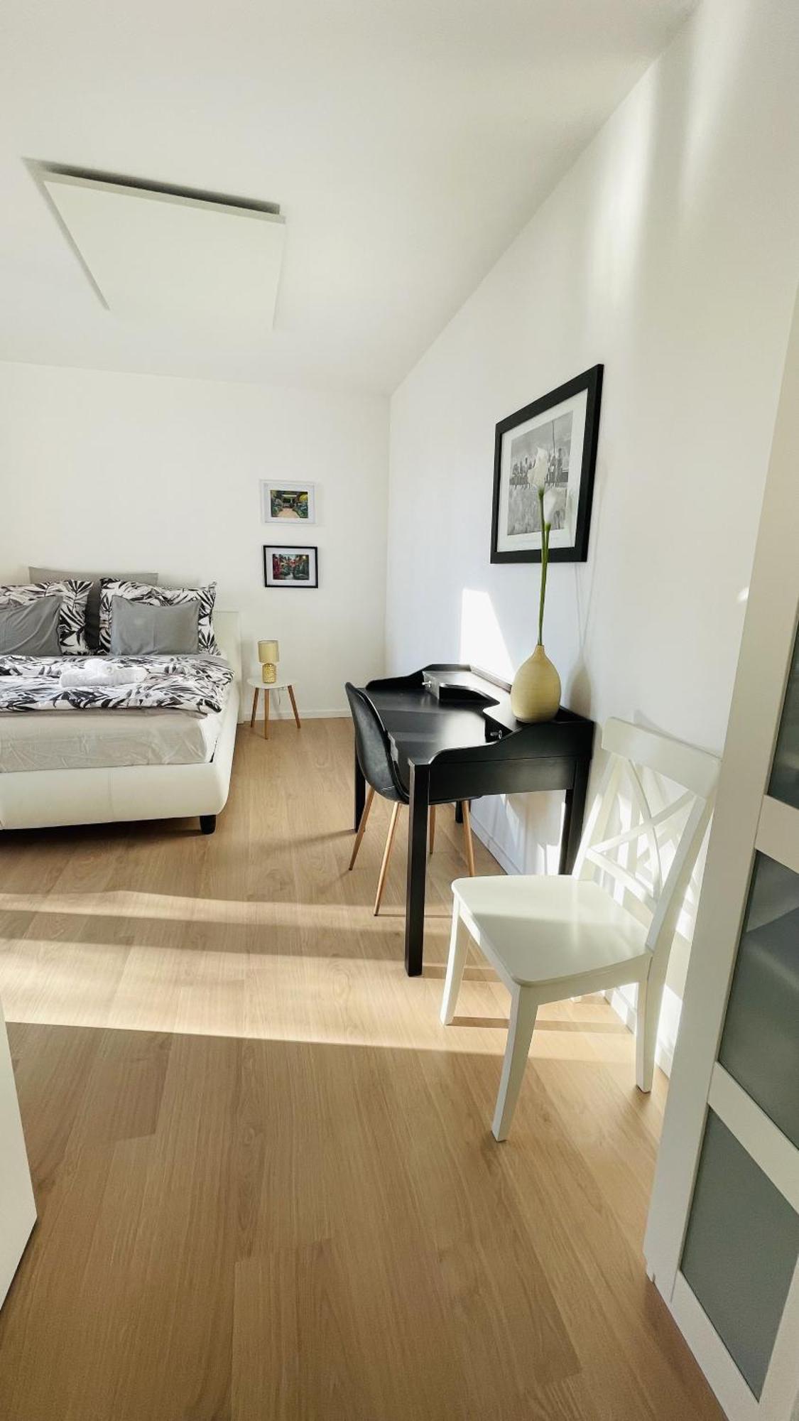 House Flow, 3 Room, Free 2 Parking Bratislava