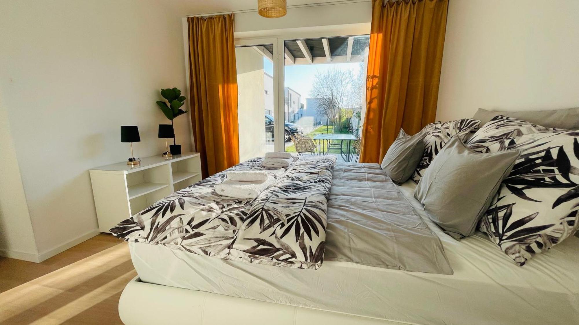 House Flow, 3 Room, Free 2 Parking