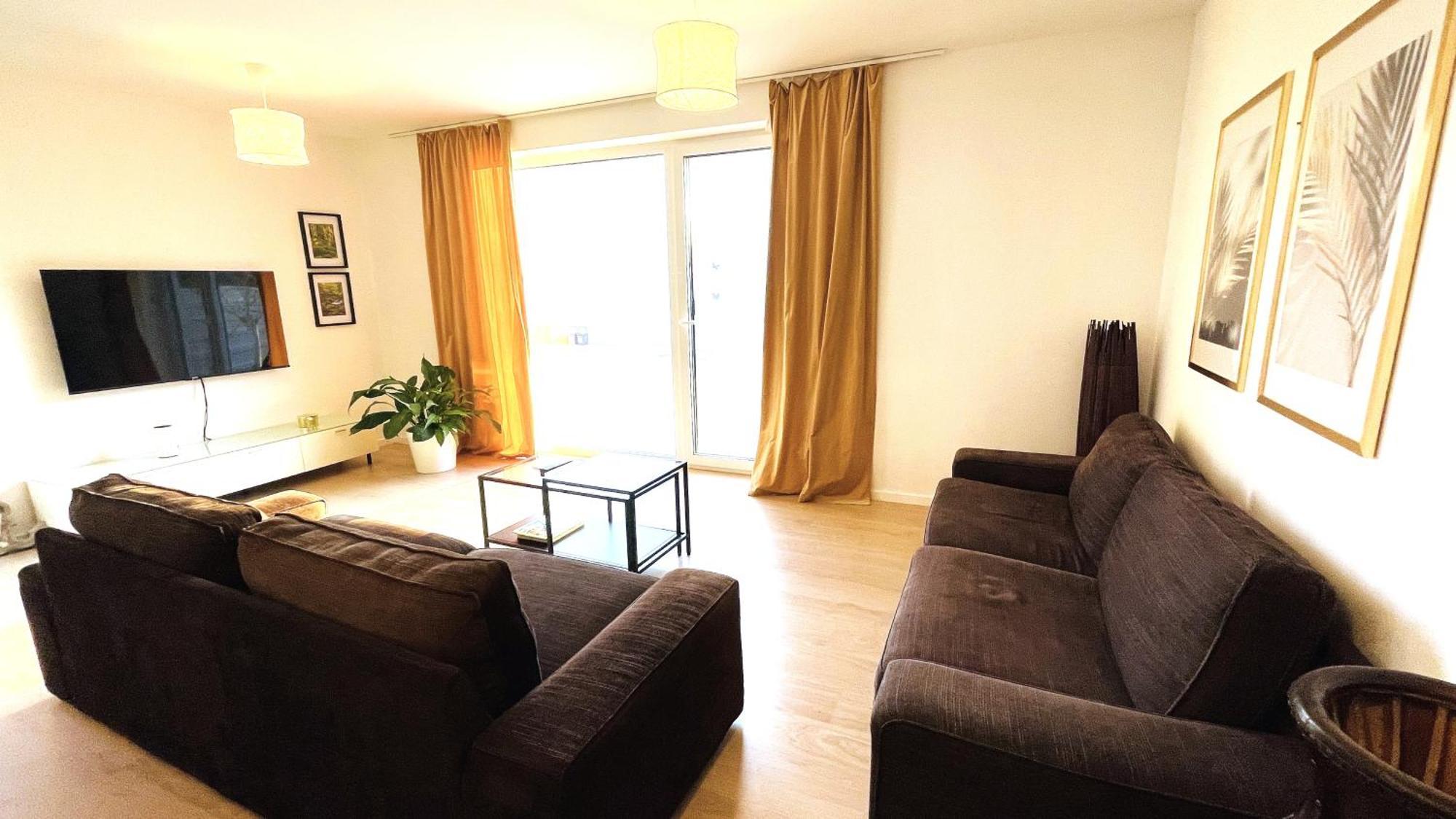 House Flow, 3 Room, Free 2 Parking